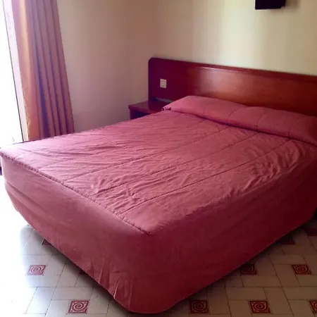 Madison Bahia Hotel 2*